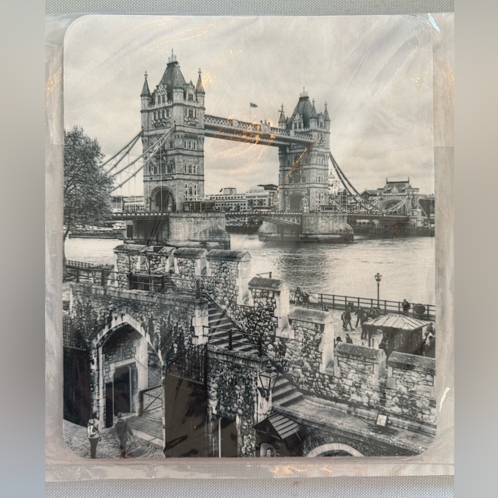 Original photography London Bridge Monochrome mousepad